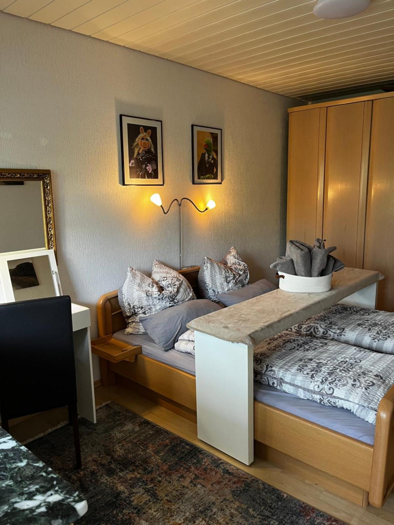 Gemuetliche, Ganze Wohnung In Ruhiger, Zentraler Lage Leverkusen Extérieur photo