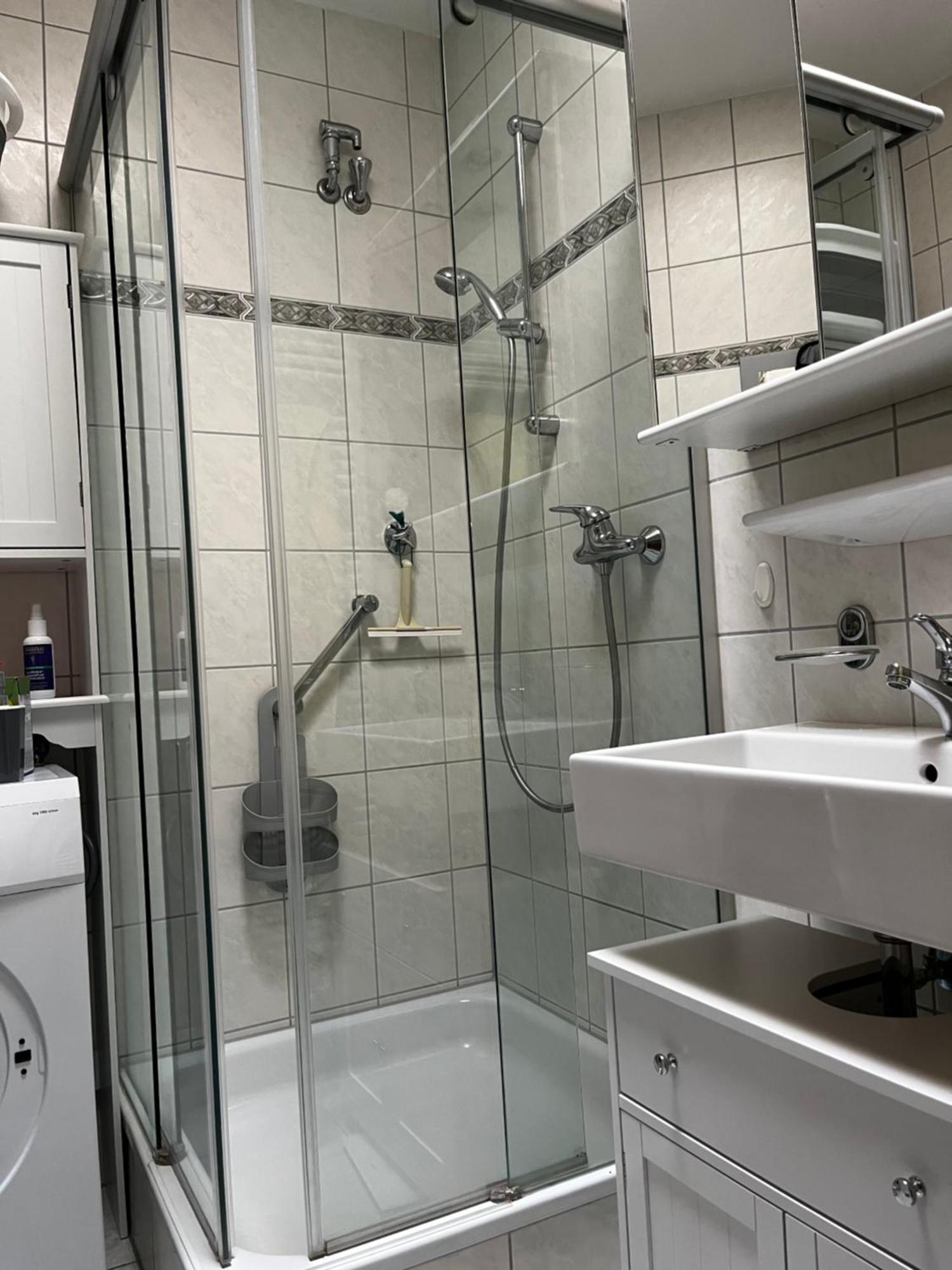 Gemuetliche, Ganze Wohnung In Ruhiger, Zentraler Lage Leverkusen Extérieur photo